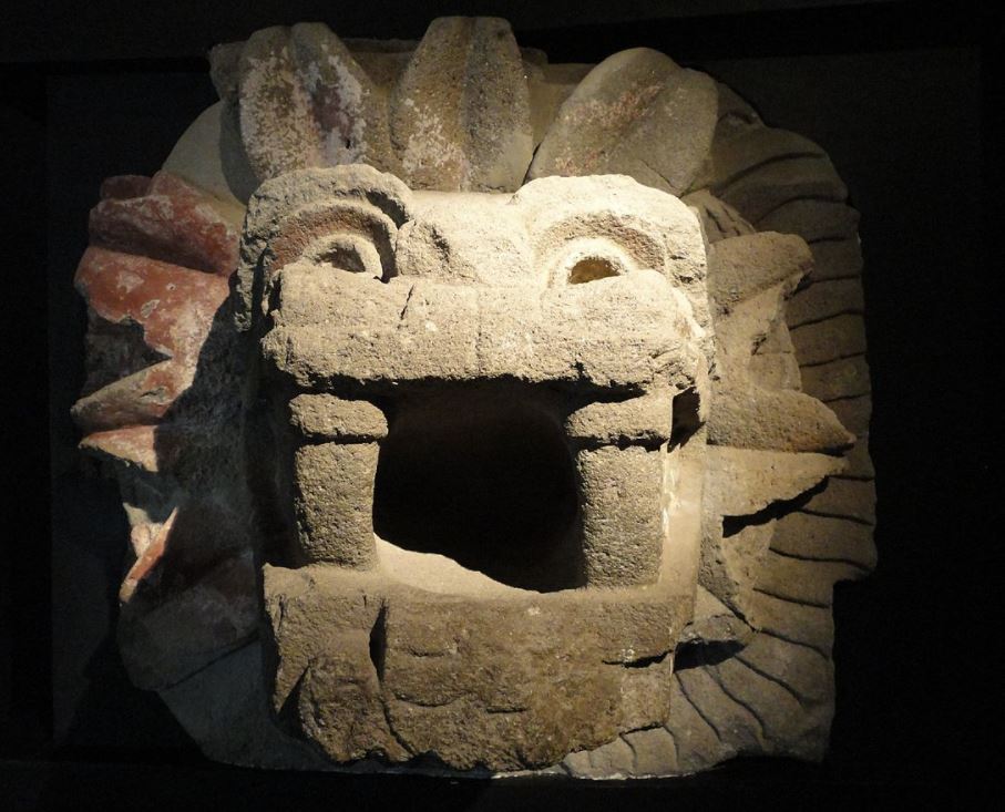 Quetzalcoatl statue